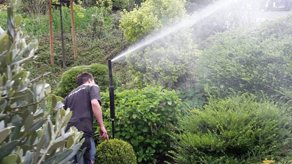 Aanleg tuin beregening en sproeiers Arkel